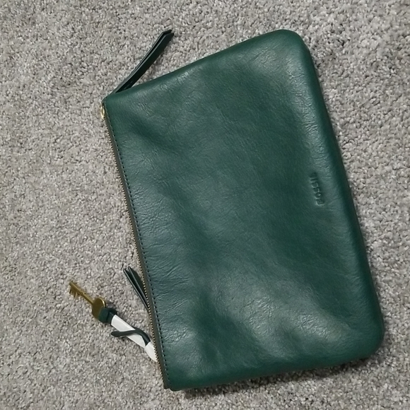NWOT Fossil Green Double Zipped Bag/Crossbody - Picture 3 of 11